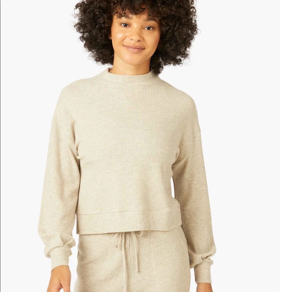 Beyond Yoga ribbed grey sweater